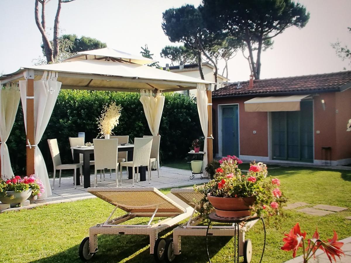 Giusy Bed And Breakfast Marina Di Carrara Buitenkant foto