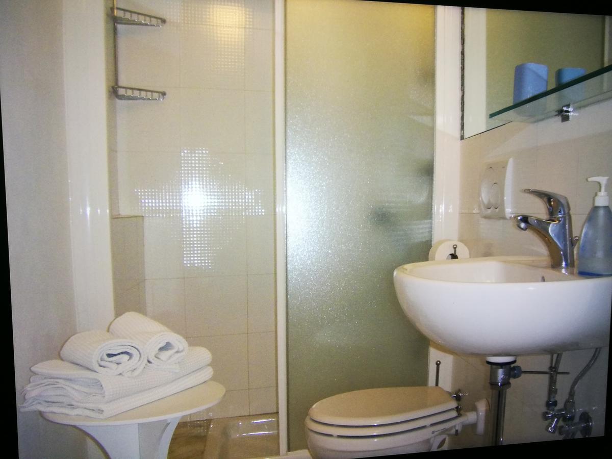 Giusy Bed And Breakfast Marina Di Carrara Buitenkant foto