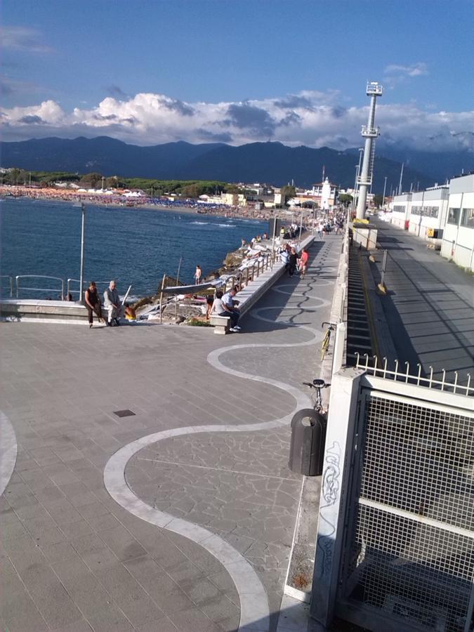 Giusy Bed And Breakfast Marina Di Carrara Buitenkant foto